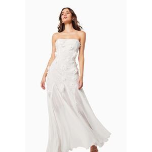 Elliatt Evadne Strapless Maxi Gown White in 3D Beaded Mesh size M NWT$491